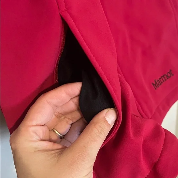 Womens Marmot lightweight shell jacket, red. - Picture 4 of 9